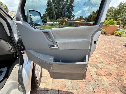 Used 2003 Volkswagen Eurovan MV image 20