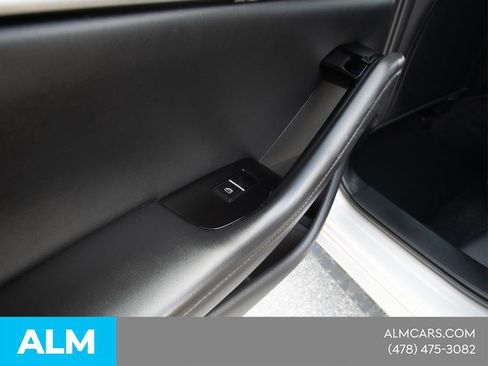 Used 2024 MAZDA MAZDA3 s FWD image 49