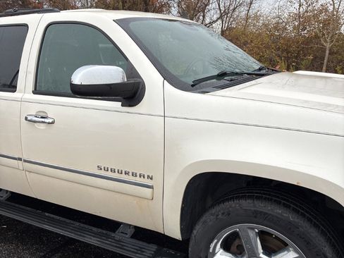 Used 2013 Chevrolet Suburban LTZ image 5