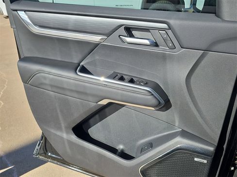 New 2025 GMC Acadia Elevation image 28