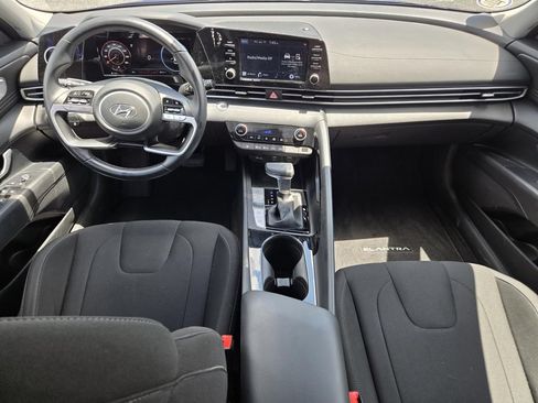 Used 2022 Hyundai Elantra SEL w/ Convenience Package FWD image 17