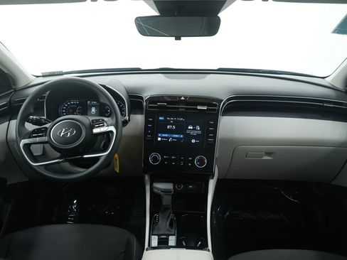 Used 2024 Hyundai Tucson SE image 13