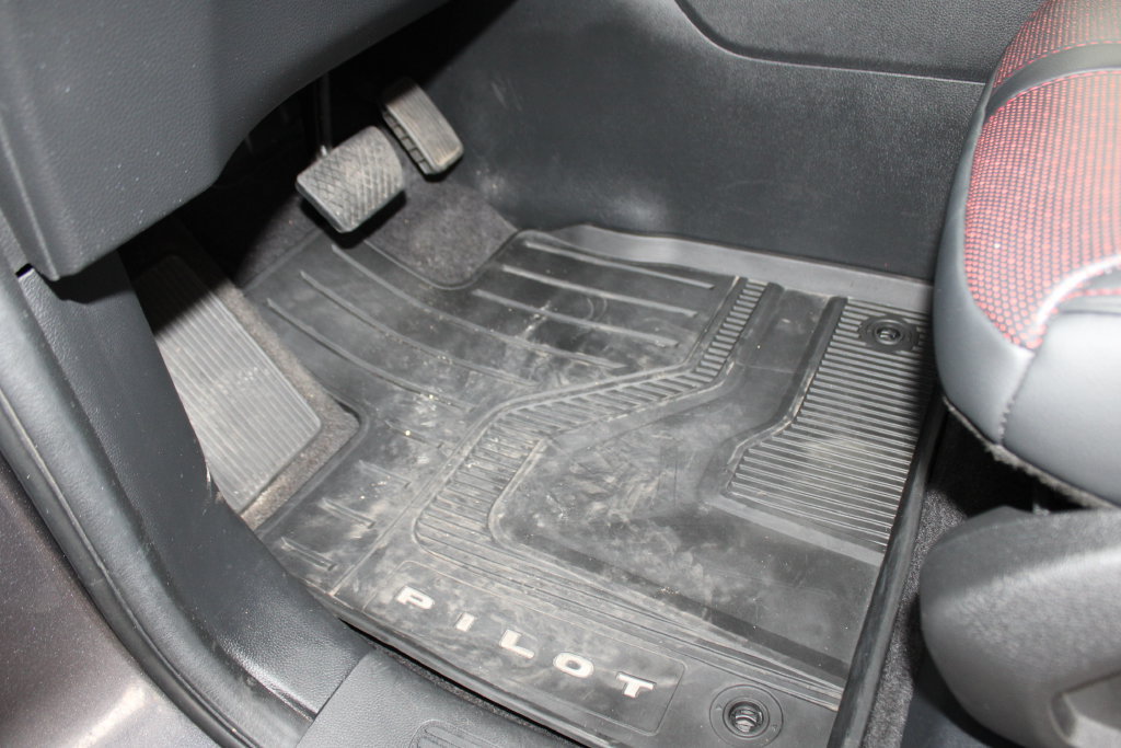 Used 2025 Honda Pilot Black Edition image 26
