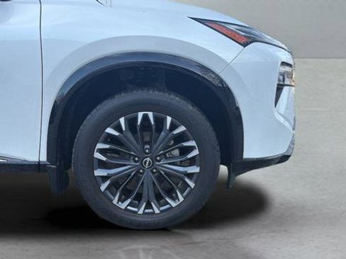 Used 2024 Nissan Rogue Platinum w/ Platinum Premium Package image 22