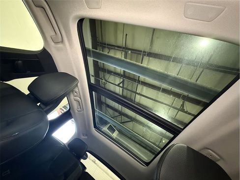 Used 2022 Volvo XC60 B5 Momentum image 40