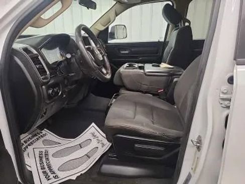 Used 2019 RAM 1500 Tradesman w/ SXT Appearance Group image 3