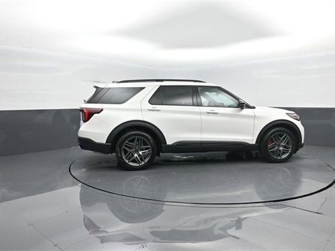 New 2026 Ford Explorer ST w/ Sun And Sound Package image 8
