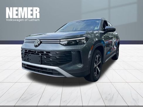 New 2026 Volkswagen Tiguan SE AWD/4WD image 1