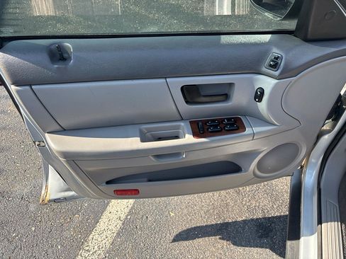Used 2007 Ford Taurus SEL FWD image 9
