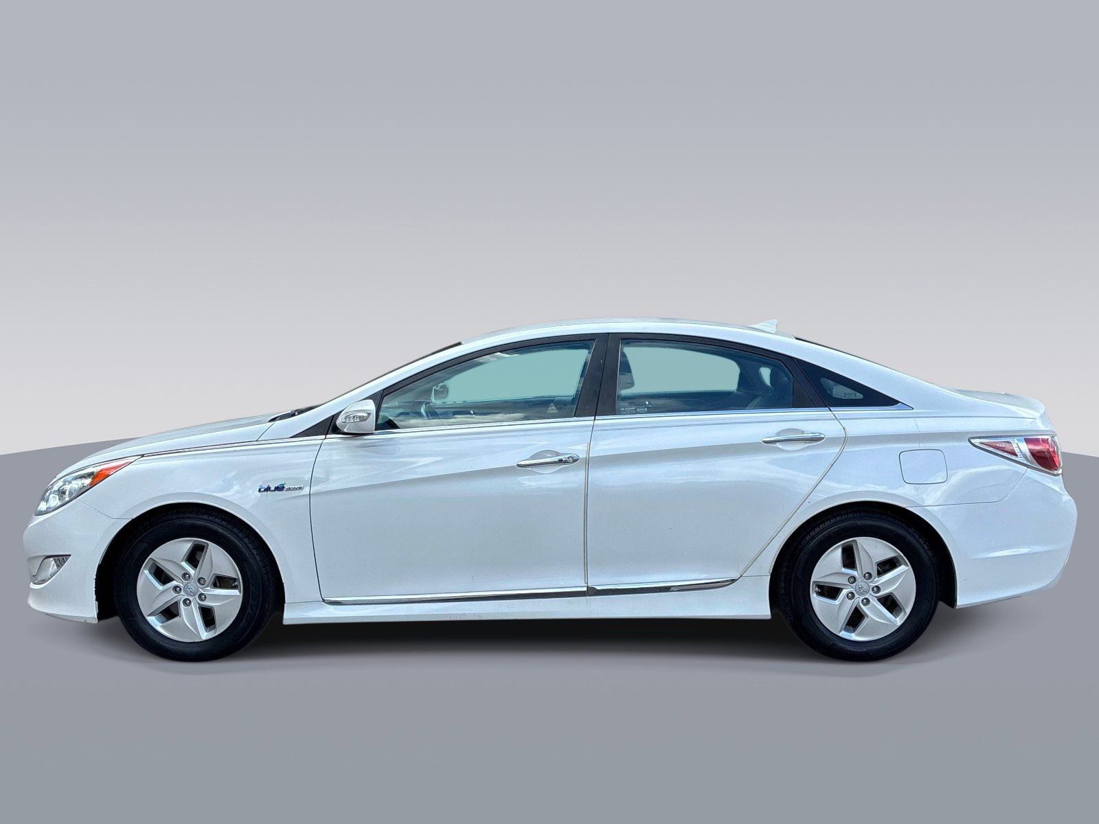 Used 2012 Hyundai Sonata Hybrid w/ Leather Pkg FWD image 2