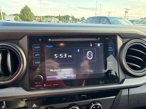 Used 2017 Toyota Tacoma TRD Off-Road w/ Tow Package (A/T) AWD/4WD image 22