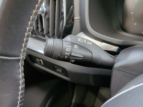 Used 2021 Volvo S60 T5 R-Design image 25