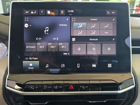 Certified 2024 Jeep Compass Limited AWD/4WD image 11