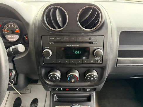Used 2016 Jeep Patriot High Altitude FWD image 16