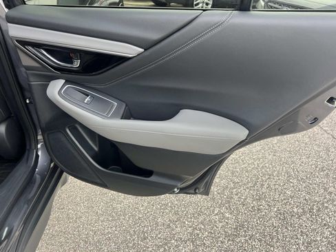 Used 2022 Subaru Outback Limited image 16