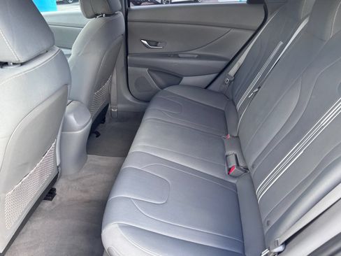 Used 2021 Hyundai Elantra SEL FWD image 16