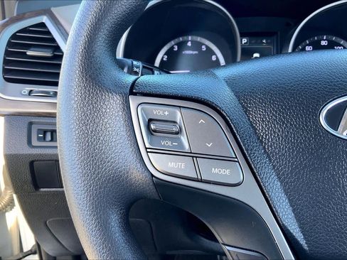 Used 2017 Hyundai Santa Fe Sport image 22