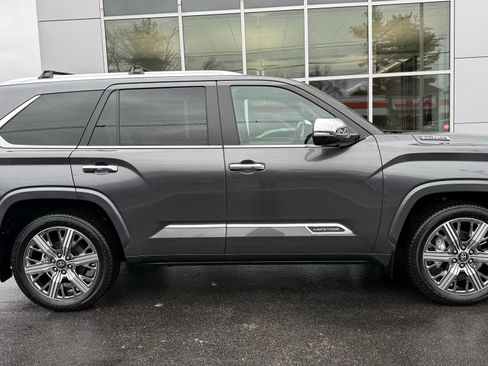 Used 2025 Toyota Sequoia Capstone image 1