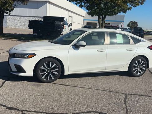 Used 2023 Honda Civic EX-L image 4