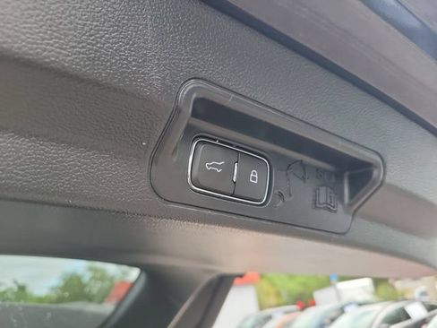 Used 2022 Ford Explorer XLT RWD image 11