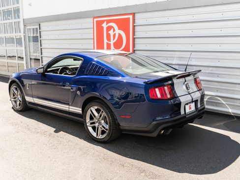Used 2010 Ford Mustang Shelby GT500 RWD image 32