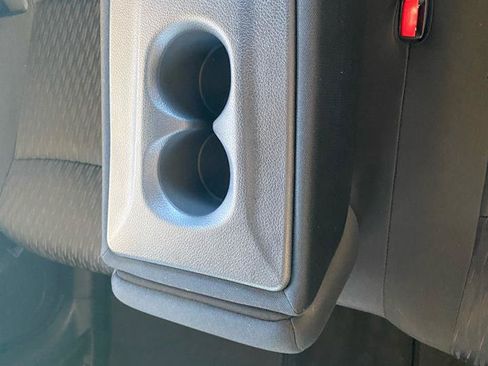 Used 2018 Nissan Rogue S FWD image 25