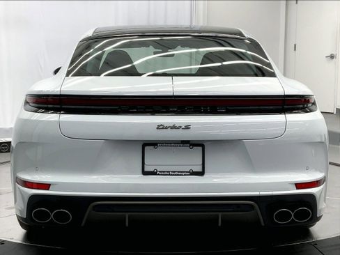 New 2026 Porsche Panamera Turbo S image 31