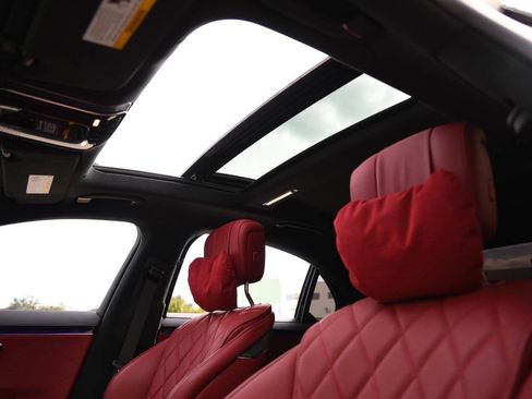 Used 2023 Mercedes-Benz S 580 S 580 4MATIC AWD 4dr Sedan image 29