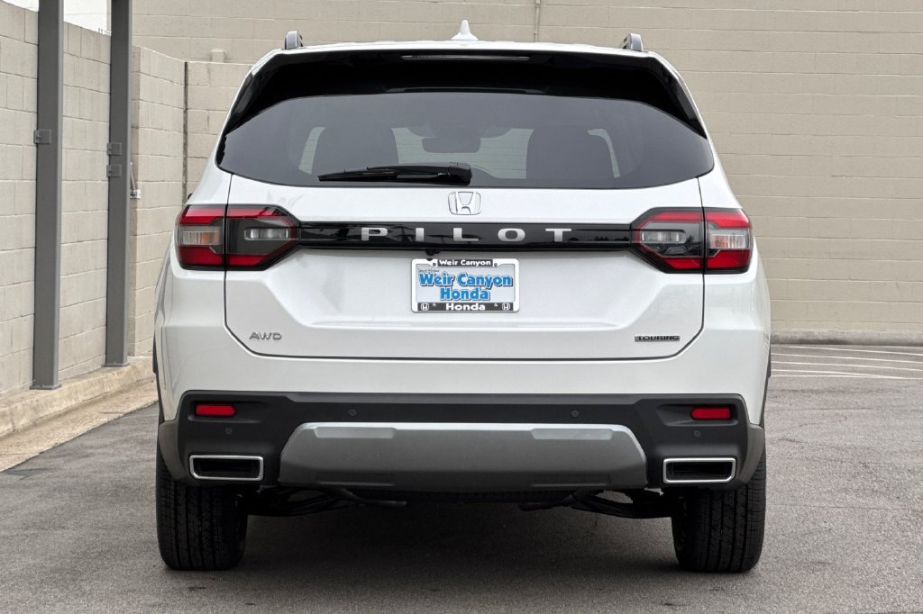New 2026 Honda Pilot Touring image 5