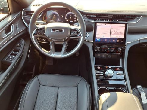 New 2025 Jeep Grand Cherokee Overland image 2