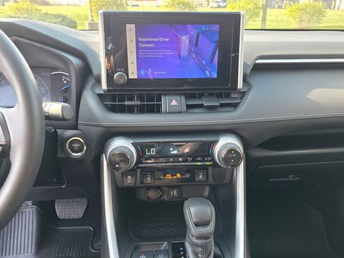 Used 2024 Toyota RAV4 XLE w/ Convenience Package image 21