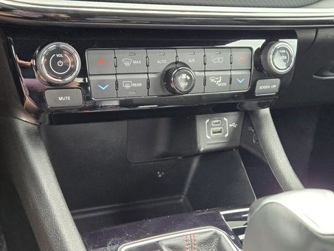 Used 2025 Jeep Compass Trailhawk w/ Trailhawk Elite Group image 26