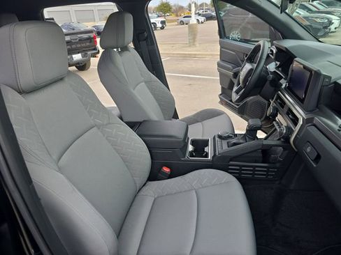 Used 2025 Toyota Tacoma SR5 AWD/4WD image 11