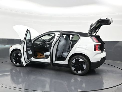 New 2026 Volvo EX30 Ultra AWD/4WD image 32