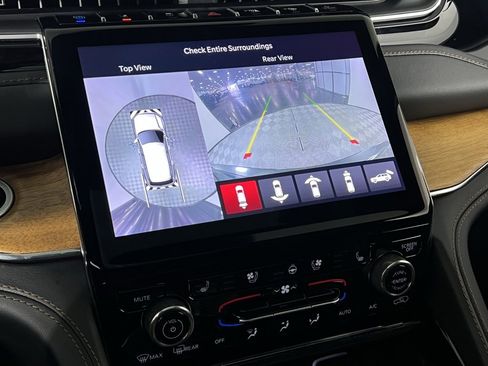 Used 2024 Jeep Grand Cherokee Summit image 20