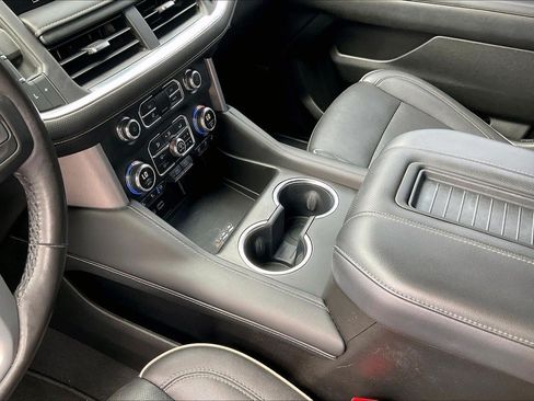 Used 2022 GMC Yukon SLT w/ SLT Premium Package AWD/4WD image 18