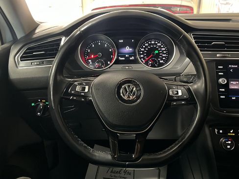 Used 2018 Volkswagen Tiguan SEL image 17