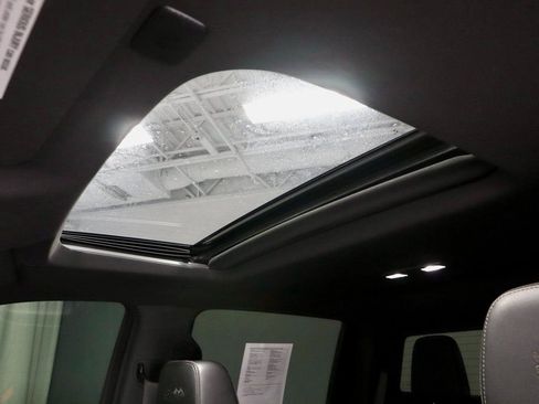 Used 2021 Chevrolet Silverado 3500 High Country image 24