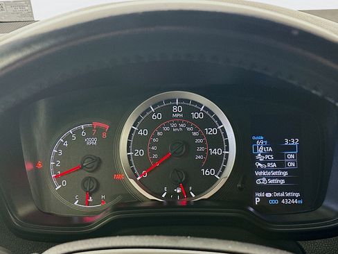 Used 2022 Toyota Corolla SE image 18