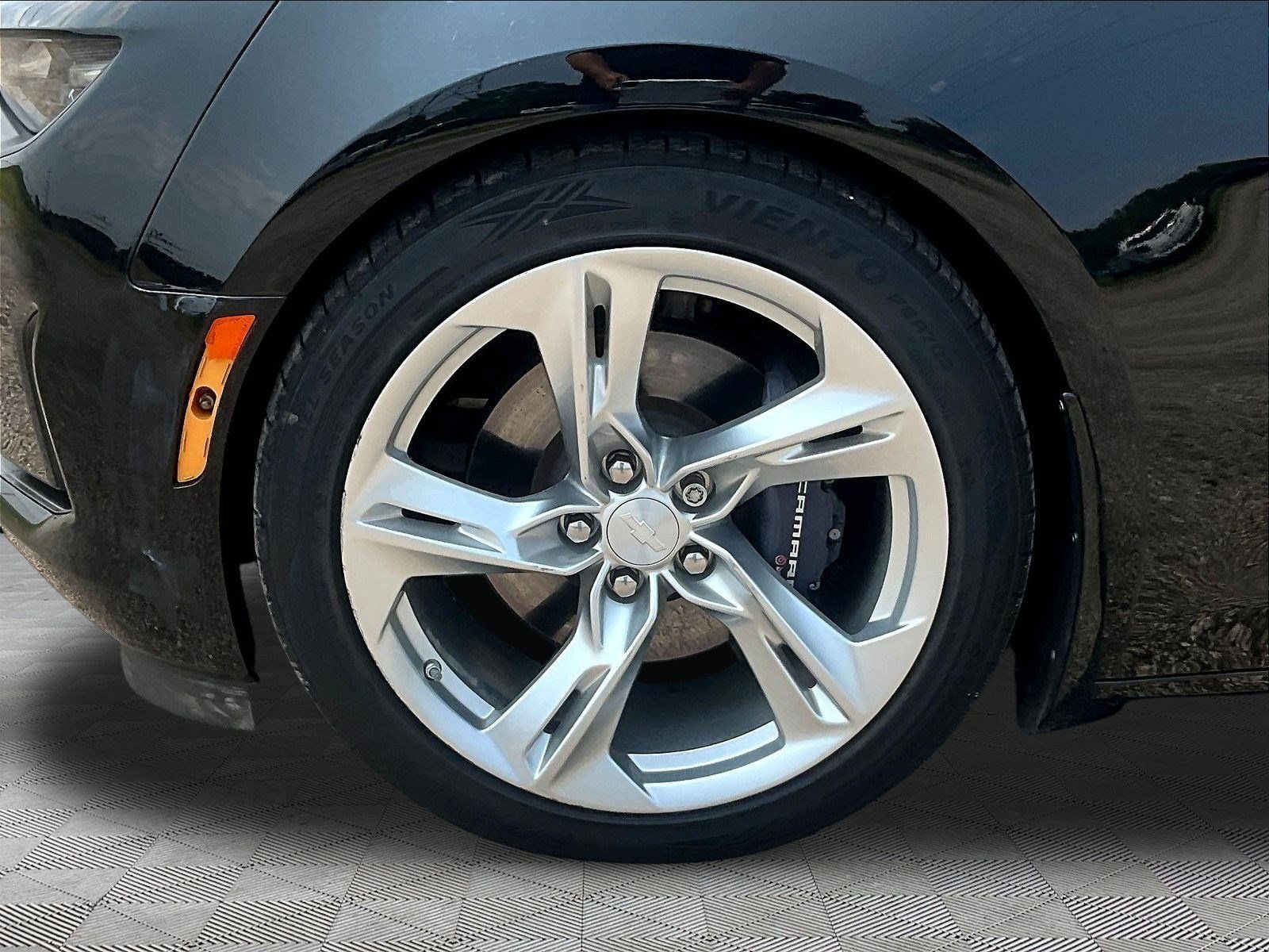 Used 2021 Chevrolet Camaro LT RWD image 33