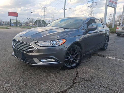 Used 2018 Ford Fusion SE w/ Equipment Group 201A FWD image 1