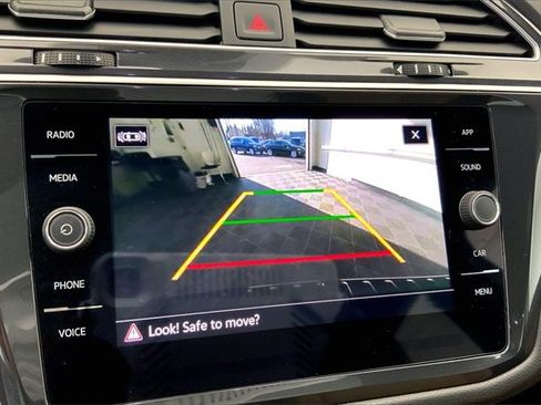 Used 2024 Volkswagen Tiguan SE R-Line image 21