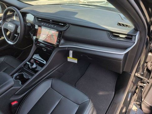 New 2026 Jeep Grand Cherokee Limited AWD/4WD image 35