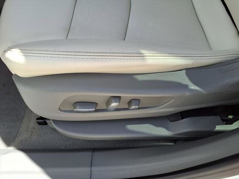 Certified 2023 Cadillac XT6 Premium Luxury FWD image 21