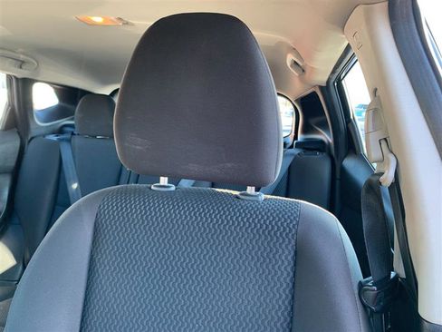 Used 2019 Nissan Rogue Sport S image 17