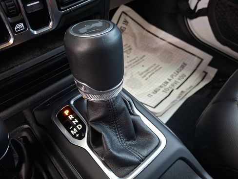 Used 2021 Jeep Wrangler Unlimited Sahara AWD/4WD image 14