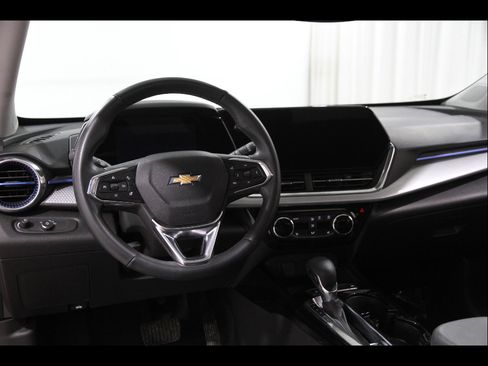 Certified 2024 Chevrolet Trax LT w/ Sunroof Package image 4