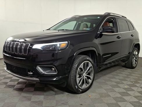 Used 2019 Jeep Cherokee Overland w/ Technology Group AWD/4WD image 6