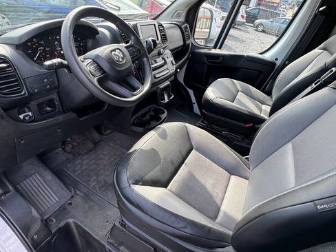 Used 2024 RAM ProMaster 2500 w/ Convenience Group FWD image 9