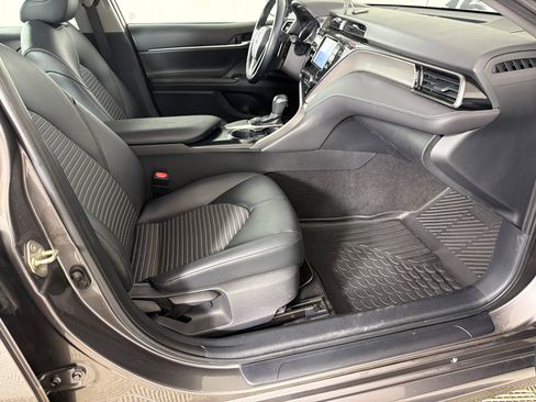 Used 2019 Toyota Camry SE image 13